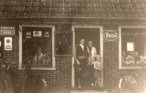 1956 Spar winkel Dirk Braas in de Nieuwstraat - Klik op de foto voor een grotere versie en meer informatie...