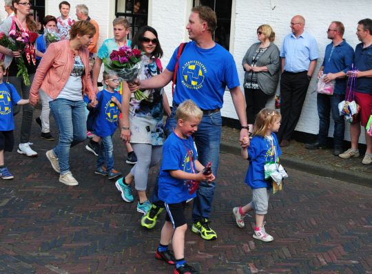 Avondvierdaagse feestelijk ingehaald onder stralende zon - Afbeelding 6