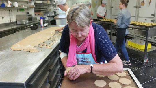Catrien van Veen-Oden en Siemon van Veen terug in de bakkerij - Afbeelding 2