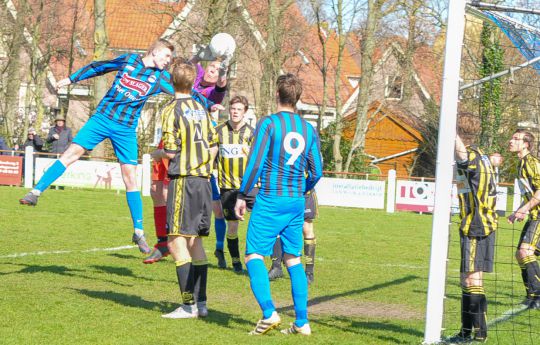 Nipte overwinning Succes op Schagen 1-0 - Afbeelding 2
