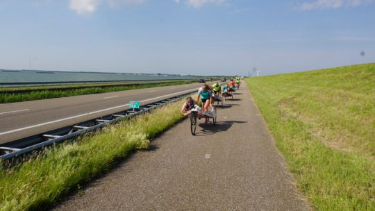 De Afsluitdijk was zondag geopend voor fietsers - Afbeelding 5