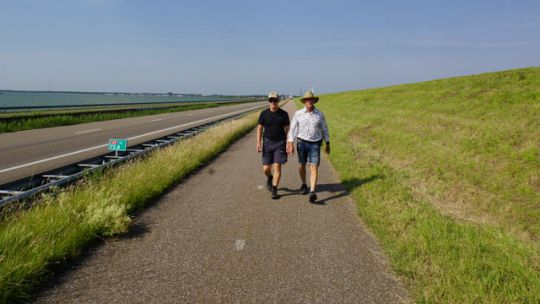 De Afsluitdijk was zondag geopend voor fietsers - Afbeelding 6