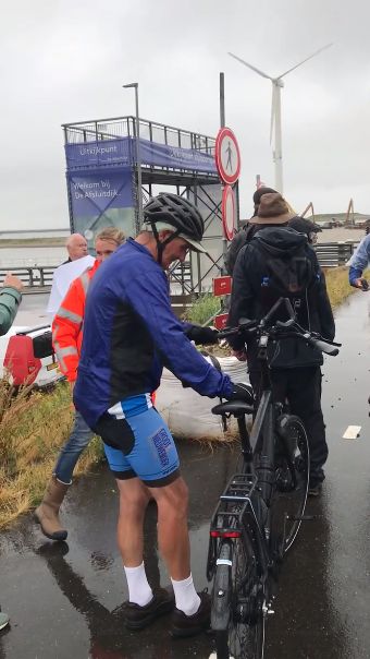 Dirk ziet Dirk de Afsluitdijk opgaan