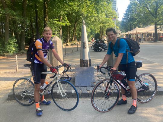 UPDATE Thomas en Koen fietsen voor het longfonds, u kunt doneren