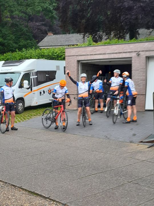 Op de fiets van Hippolytushoef naar Malaucène in Zuid-Frankrijk - Afbeelding 2
