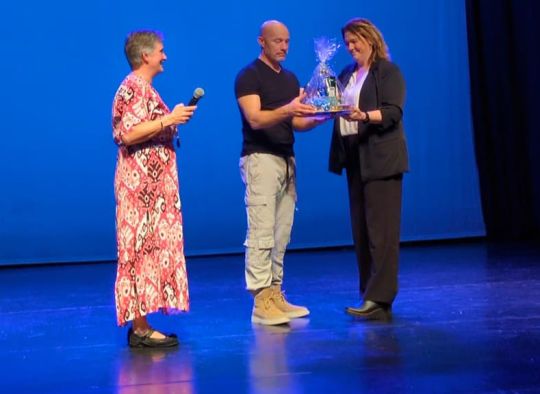 Succesvolle Benefiet-Theatershow van Cabaretier Jochen Otten