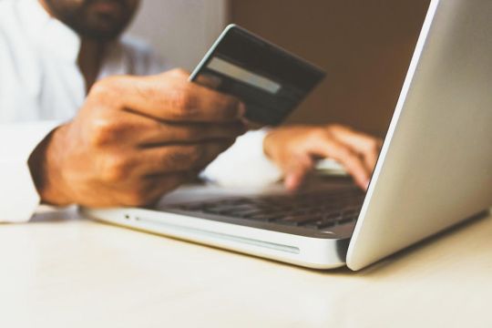 Hoeveel mensen in Europa gebruiken nog steeds contant geld voor betalingen?