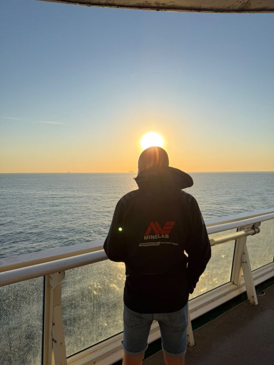Detectiespecialist D.J. Laan met 55 Nederlandse detectoristen naar Minelab 500