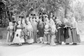 Folklore eind jaren vijftig - Klik op de foto voor een grotere versie en meer informatie...