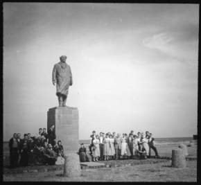 Toeristen bij Lely - Klik op de foto voor een grotere versie en meer informatie...