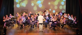 Harmonieorkest Apollo: Harmonieorkest Apollo wenst iedereen fijne dagen en een goed, gezond en muzikaal 2024.

We begroeten u graag op ons Maestro-concert op 6 april!